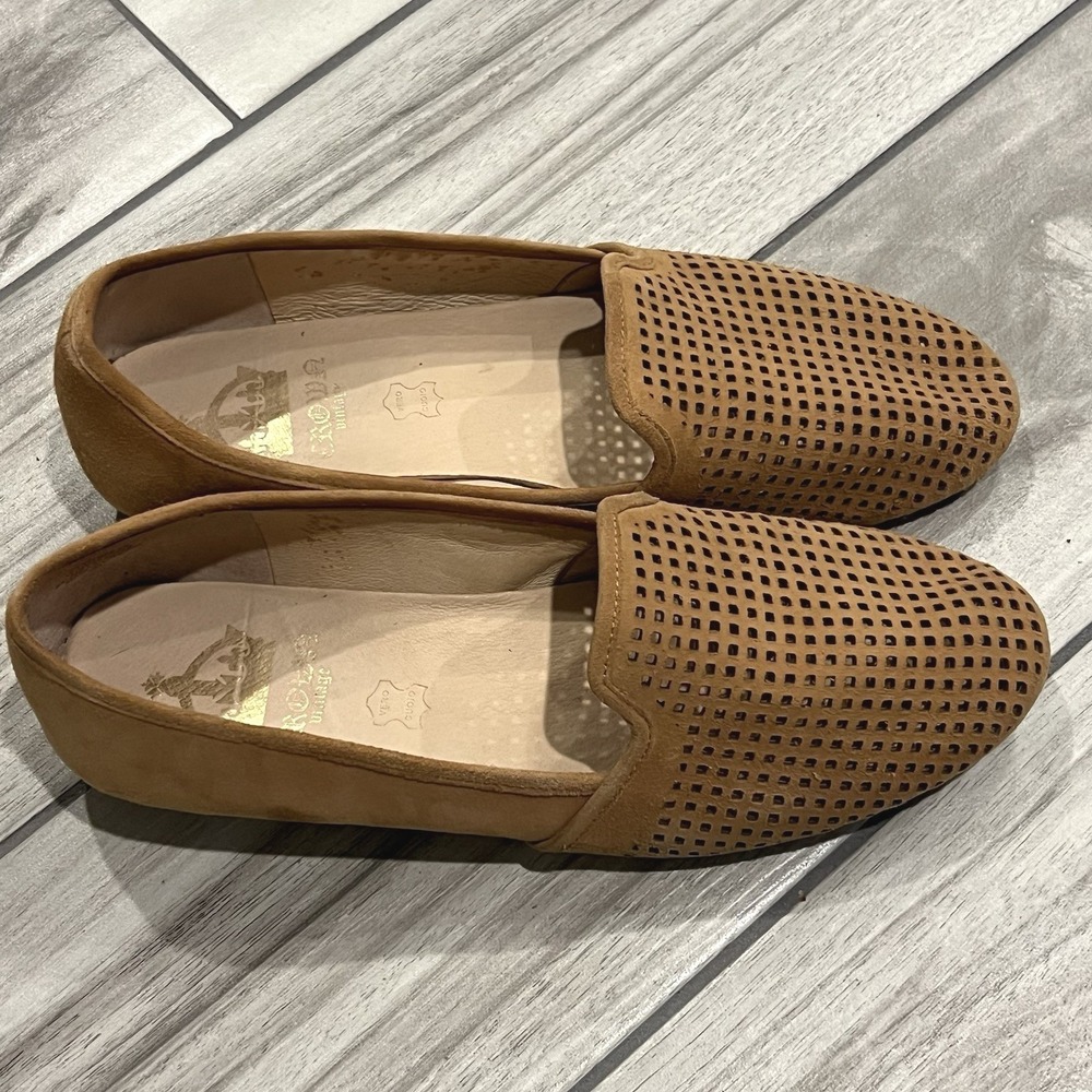 Crown Vintage Penelope Loafers Women 9M Tan Suede Excellent Perforated Flats